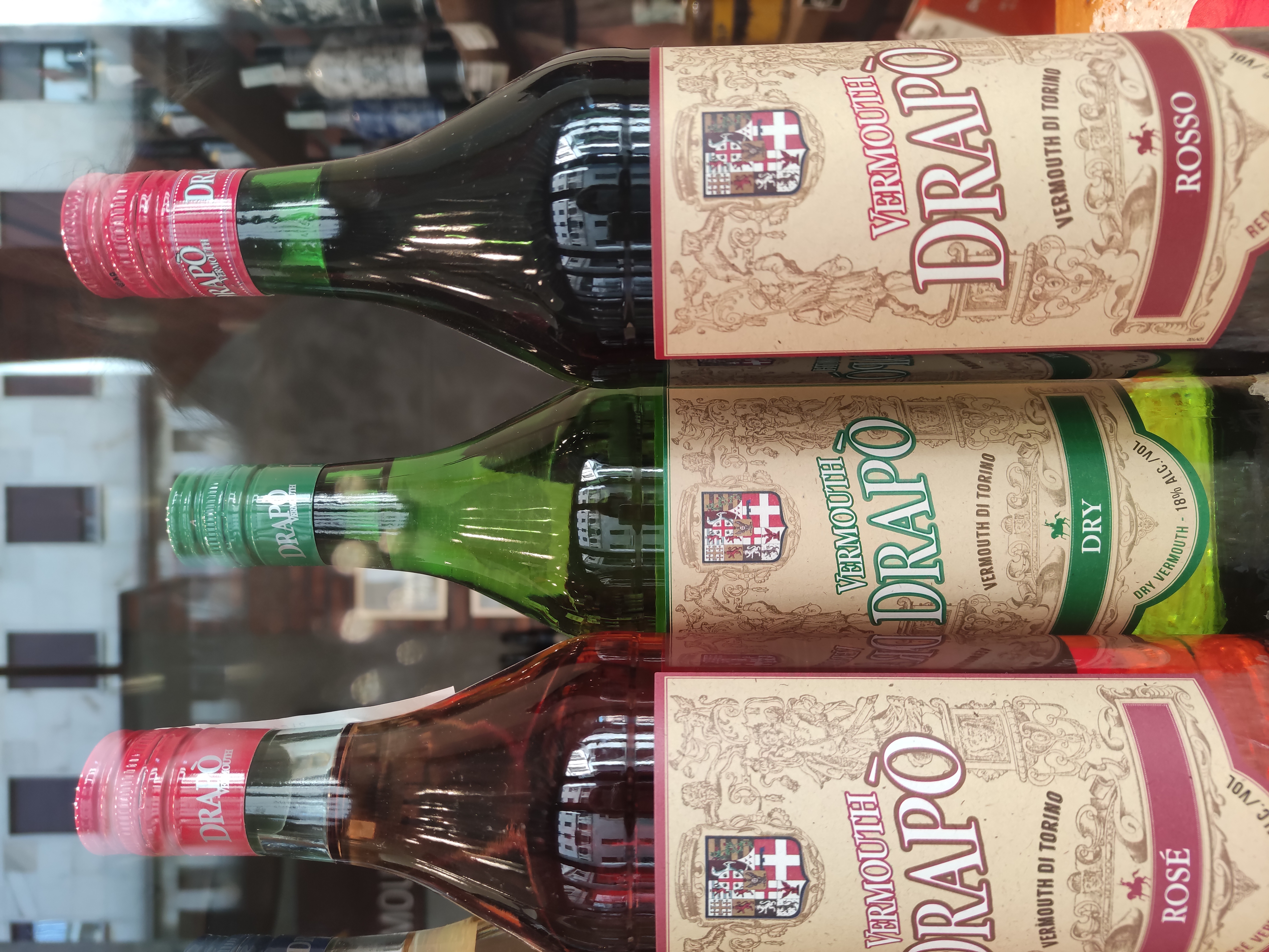 Tre etichette del Vermouth di Torino DRAPÒ: rosé, dry e rosso